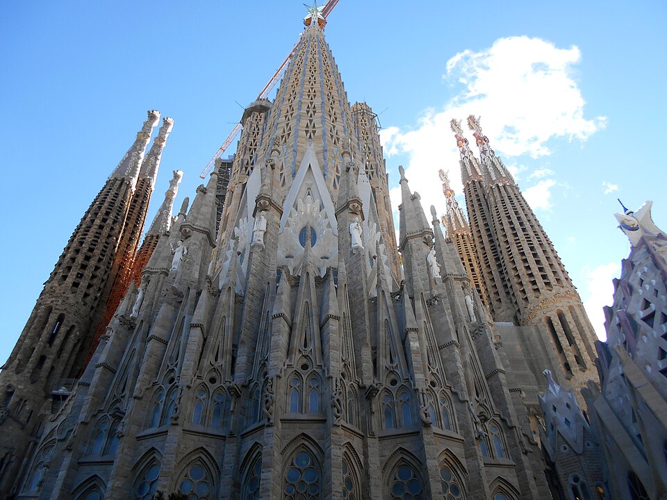 Templo Expiatorio de la Sagrada Familia, una basílica católica de estilo modernista diseñada por Antoni Gaudí