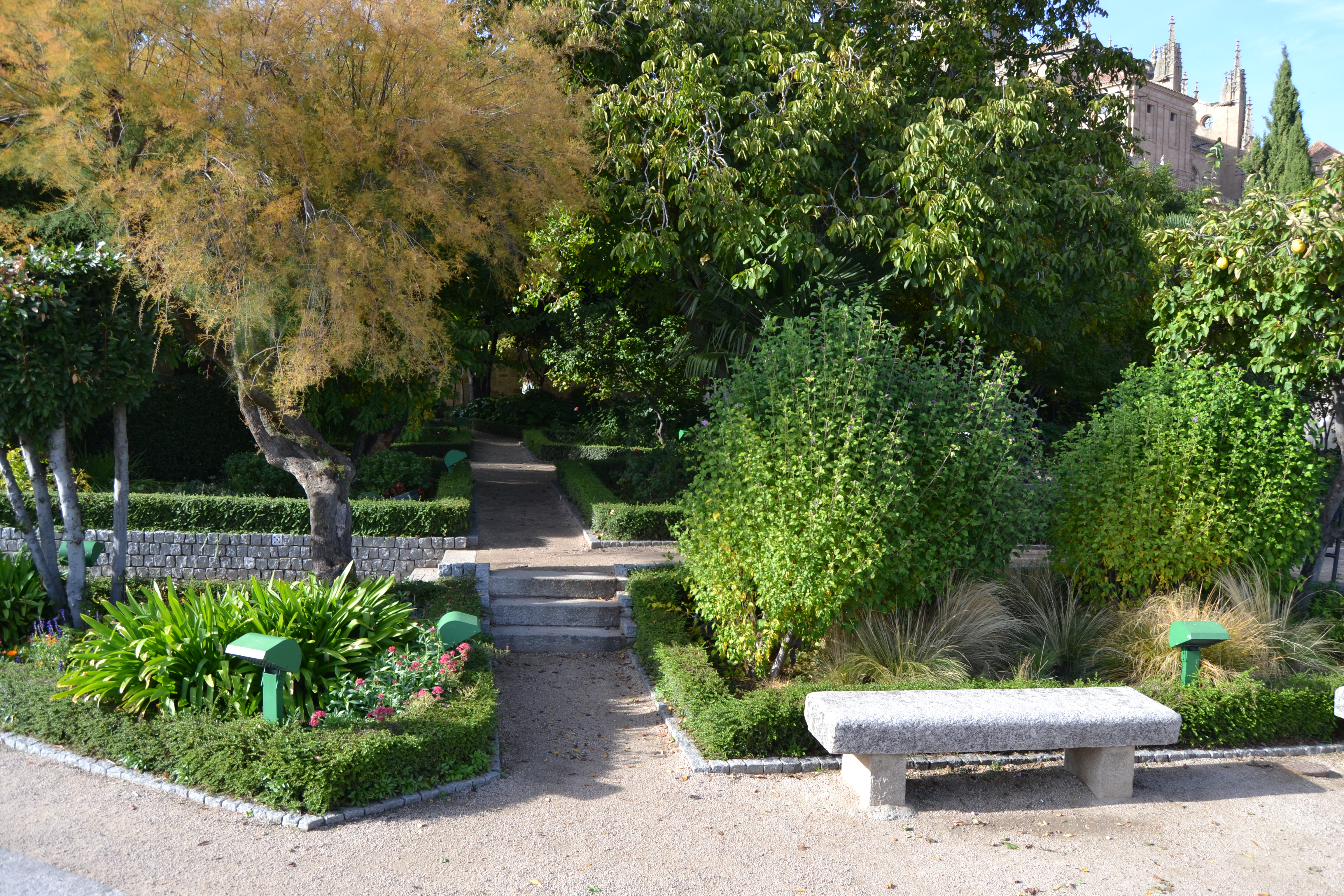 El Huerto de Calixto y Melibea, un jardín de estilo romántico que evoca la leyenda literaria de los amantes de la obra “La Celestina”