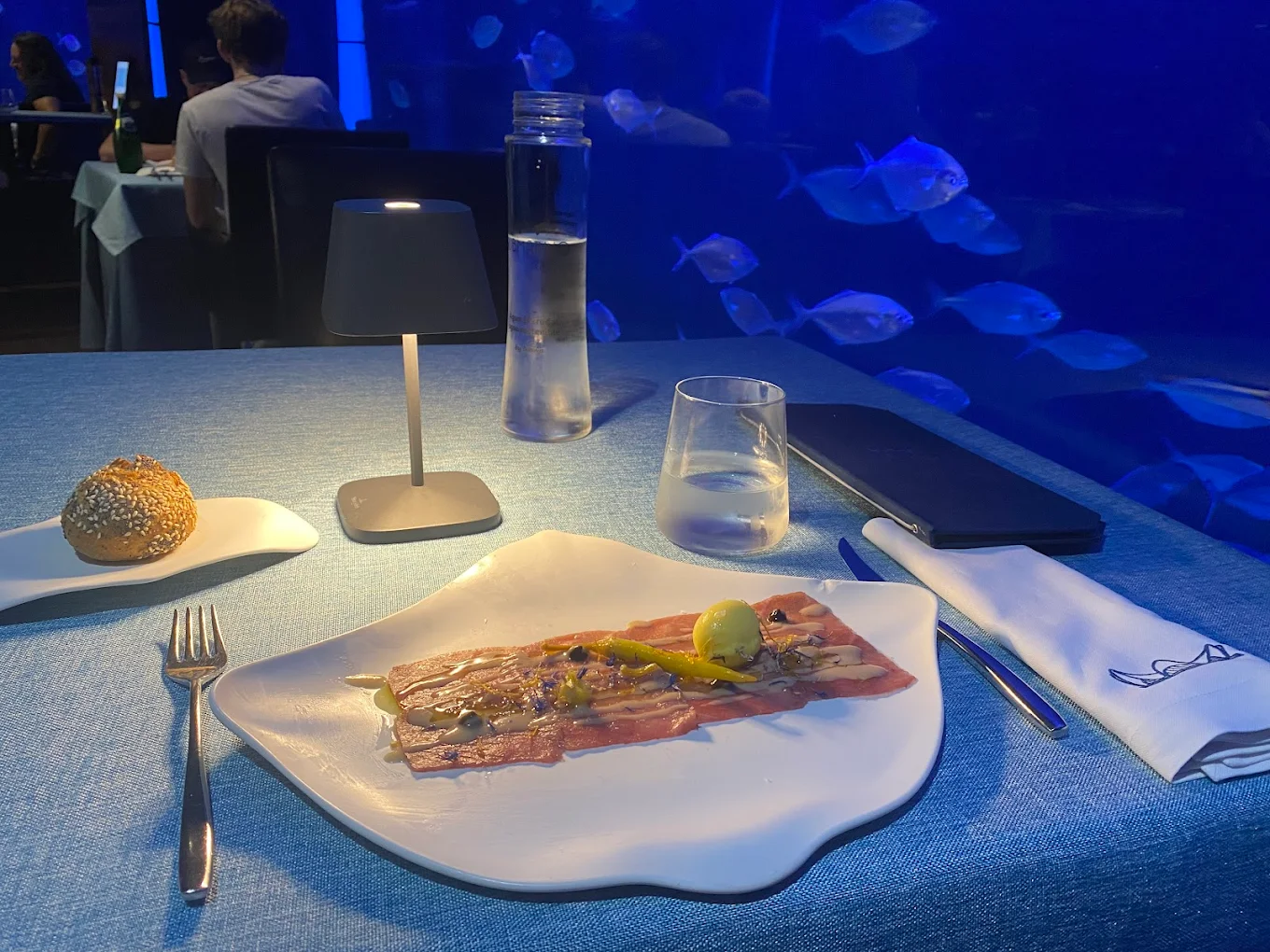 El Restaurante Submarino, un espacio de alta cocina mediterránea de autor situado en el interior del Oceanogràfic de València