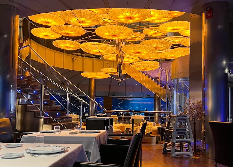 El Restaurante Submarino, un espacio de alta cocina mediterránea de autor situado en el interior del Oceanogràfic de València