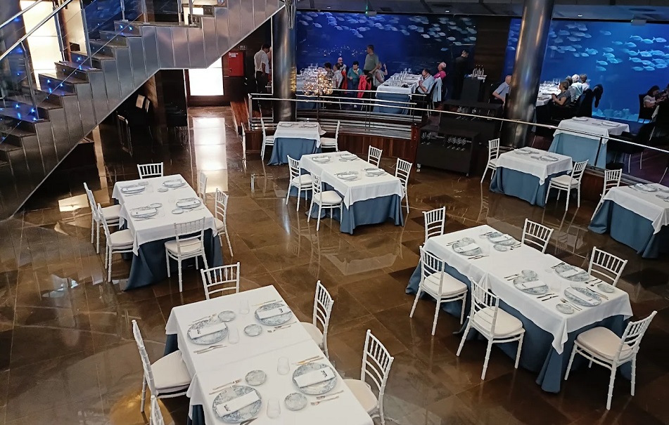 El Restaurante Submarino, un espacio de alta cocina mediterránea de autor situado en el interior del Oceanogràfic de València